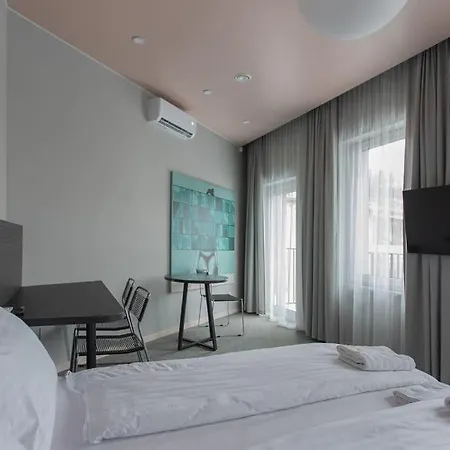 Resume Apartments, Swimmer Corner No 9 By Urban Rent Apartment