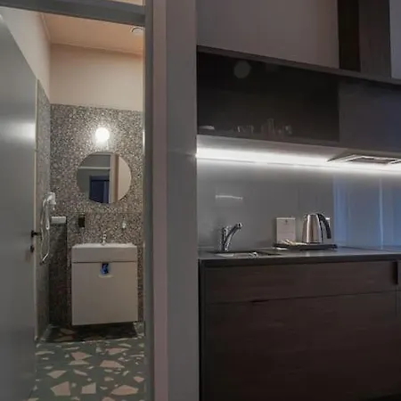 Resume Apartments, Swimmer Corner No 9 By Urban Rent Apartment