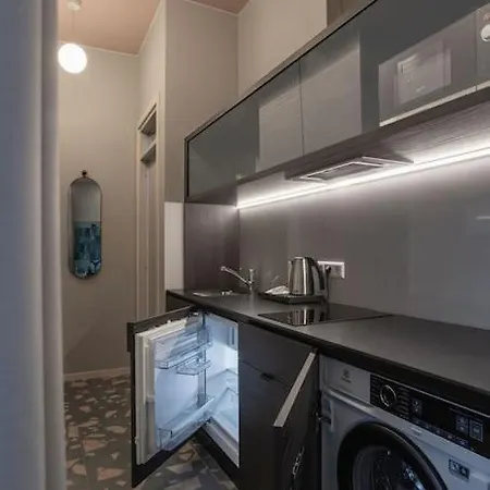 Resume Apartments, Swimmer Corner No 9 By Urban Rent