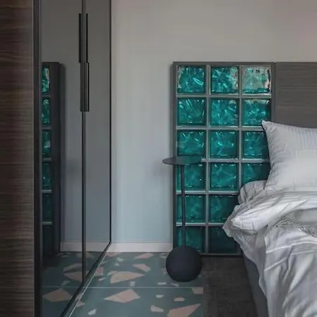 Resume Apartments, Swimmer Corner No 9 By Urban Rent * Kaunas